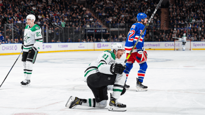 在淘汰赛首 在淘汰赛首