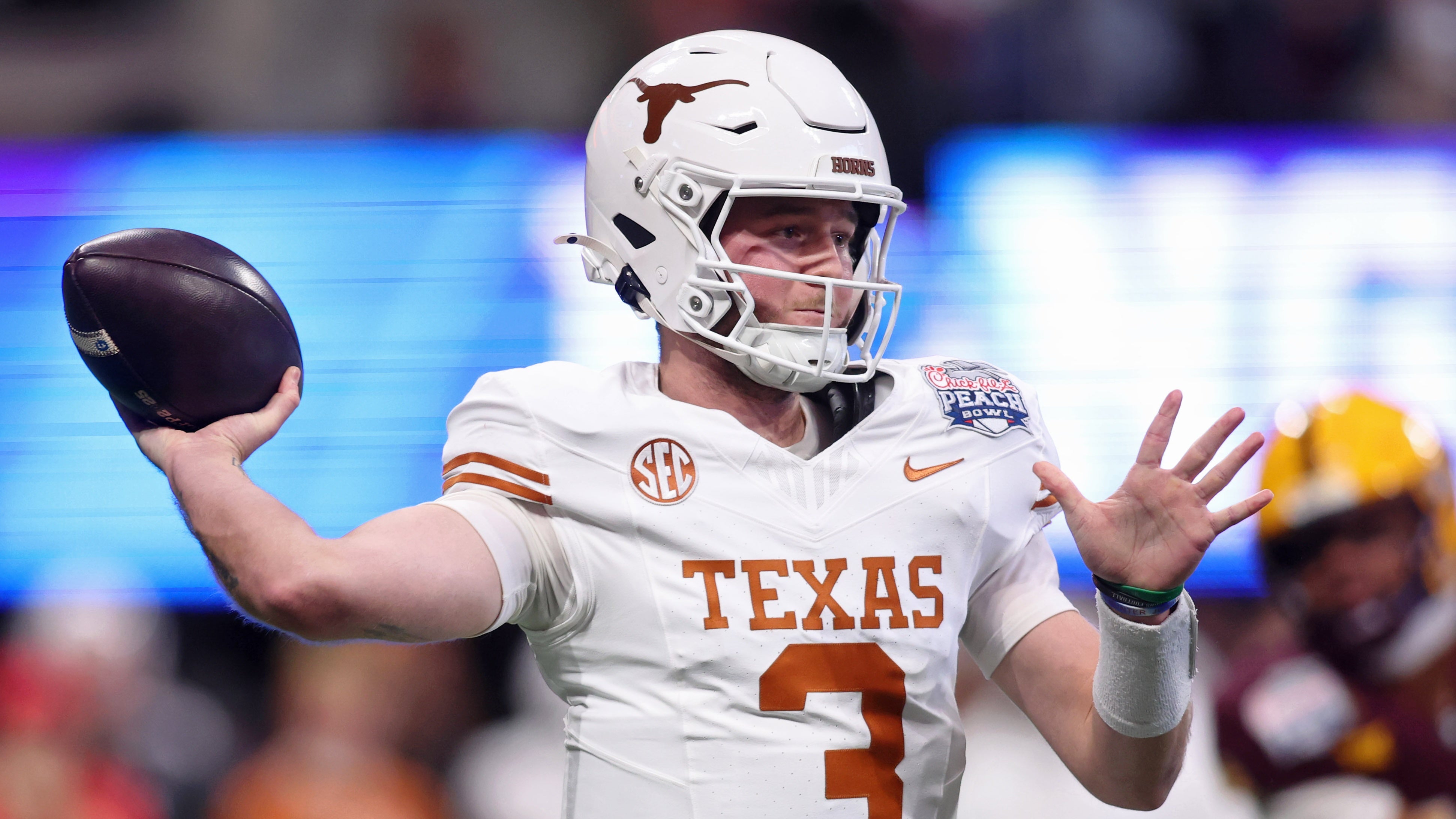 随着中国足 随着中国足